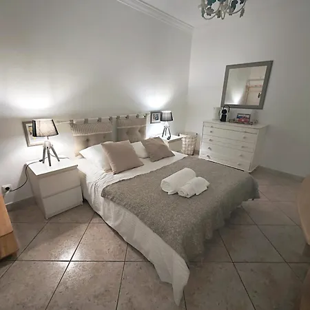 Chambre Dans Villa Avec Sdb Wc Et Piscine Privee Champagne-au-Mont-d'Or Exterior photo